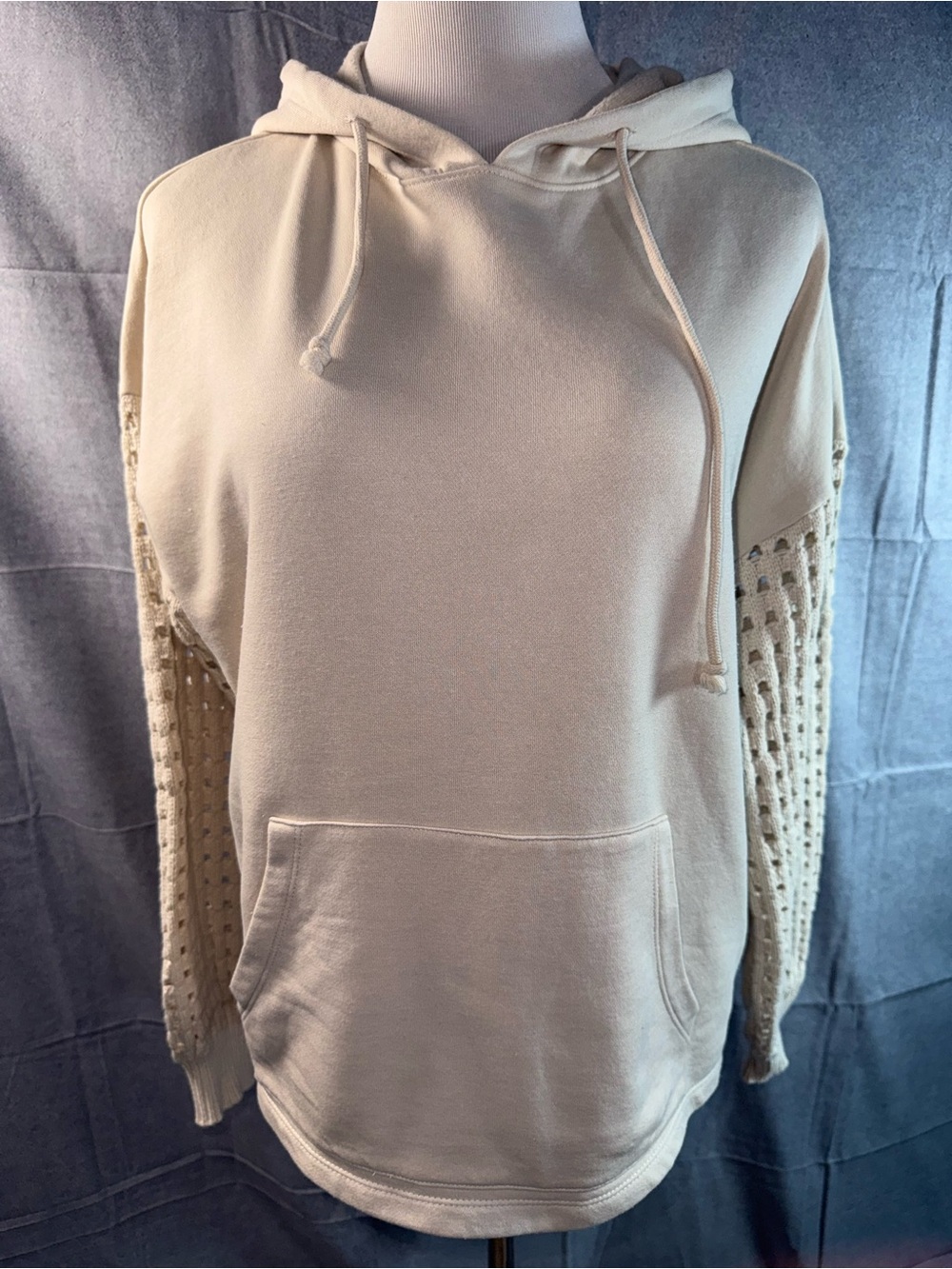 2213-Time and Tru Cream Hooded Pullover with Crochet Sleeves